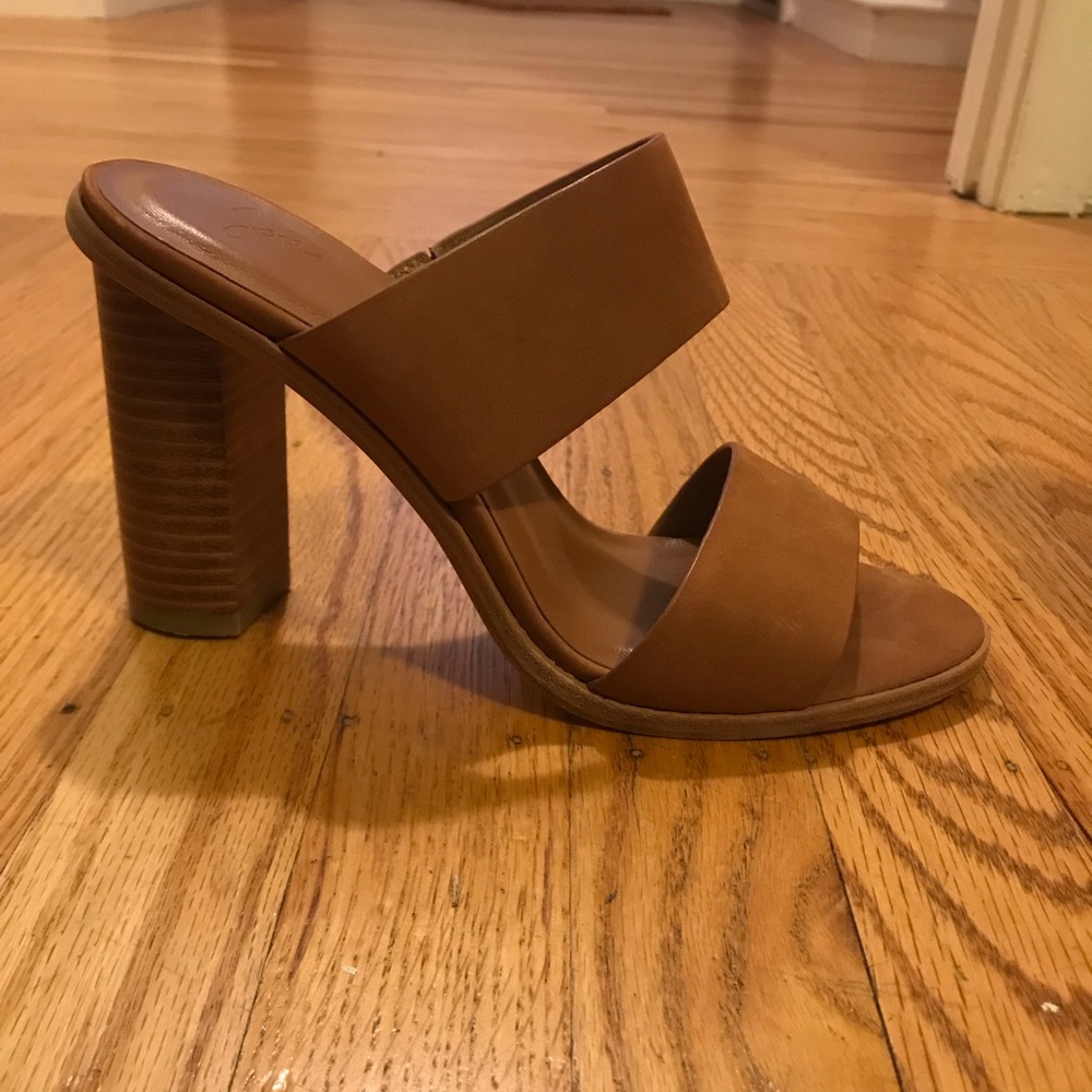 Joie two strap leather sandal. 3” heel size 7